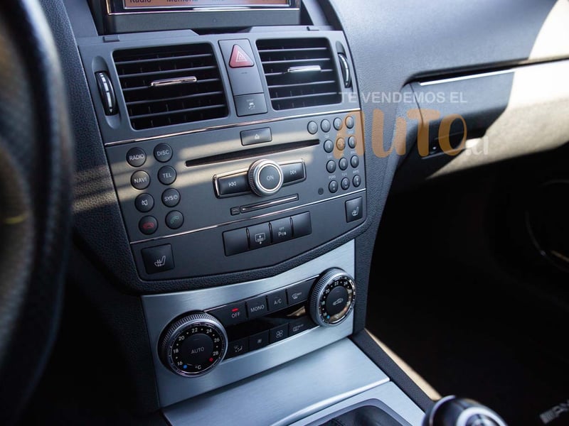 Mercedes-Benz C63 AMG 2011 - Imagen 14 de 20