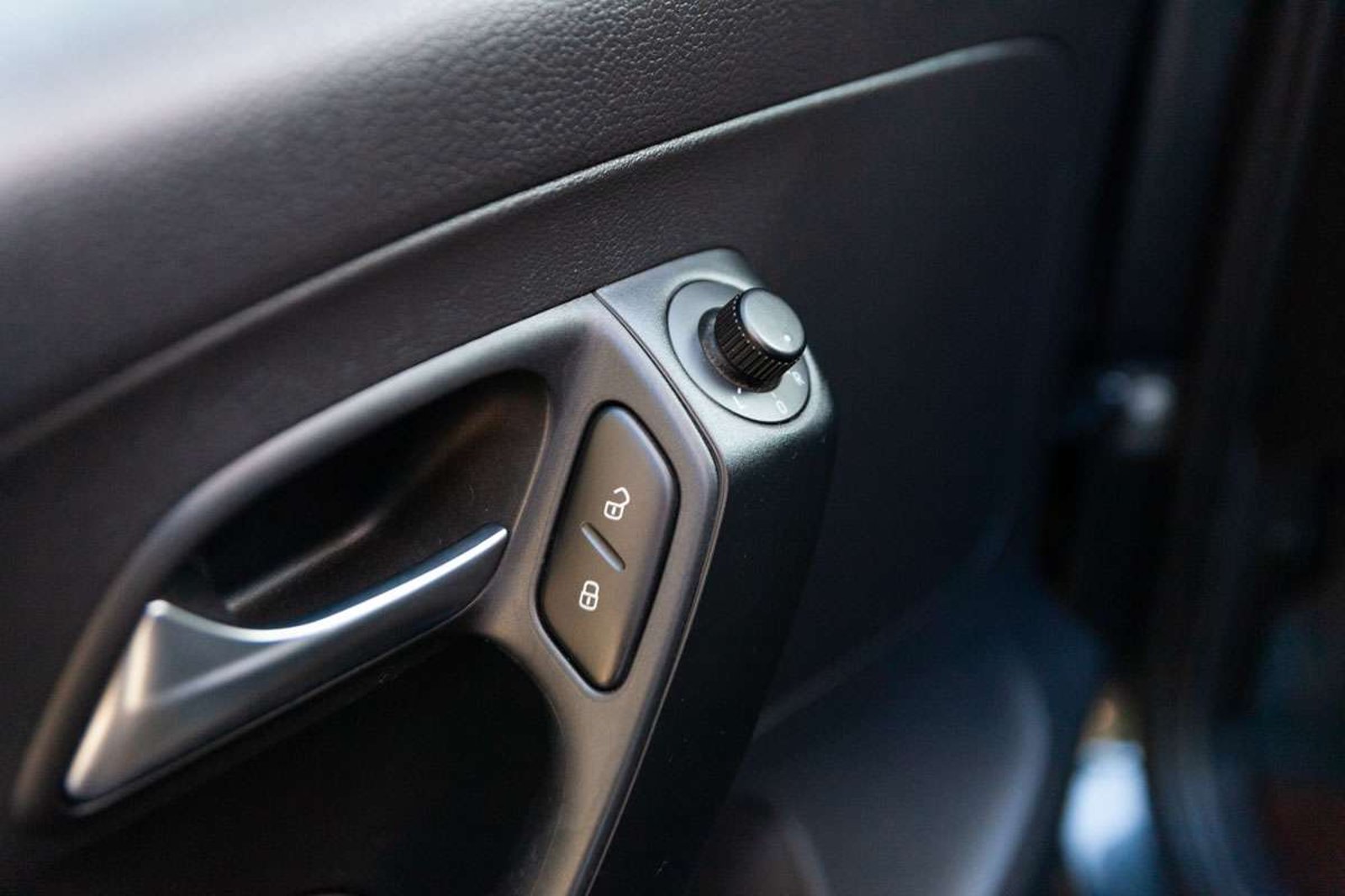 VOLKSWAGEN Polo 2017 - Imagen 15 de 17