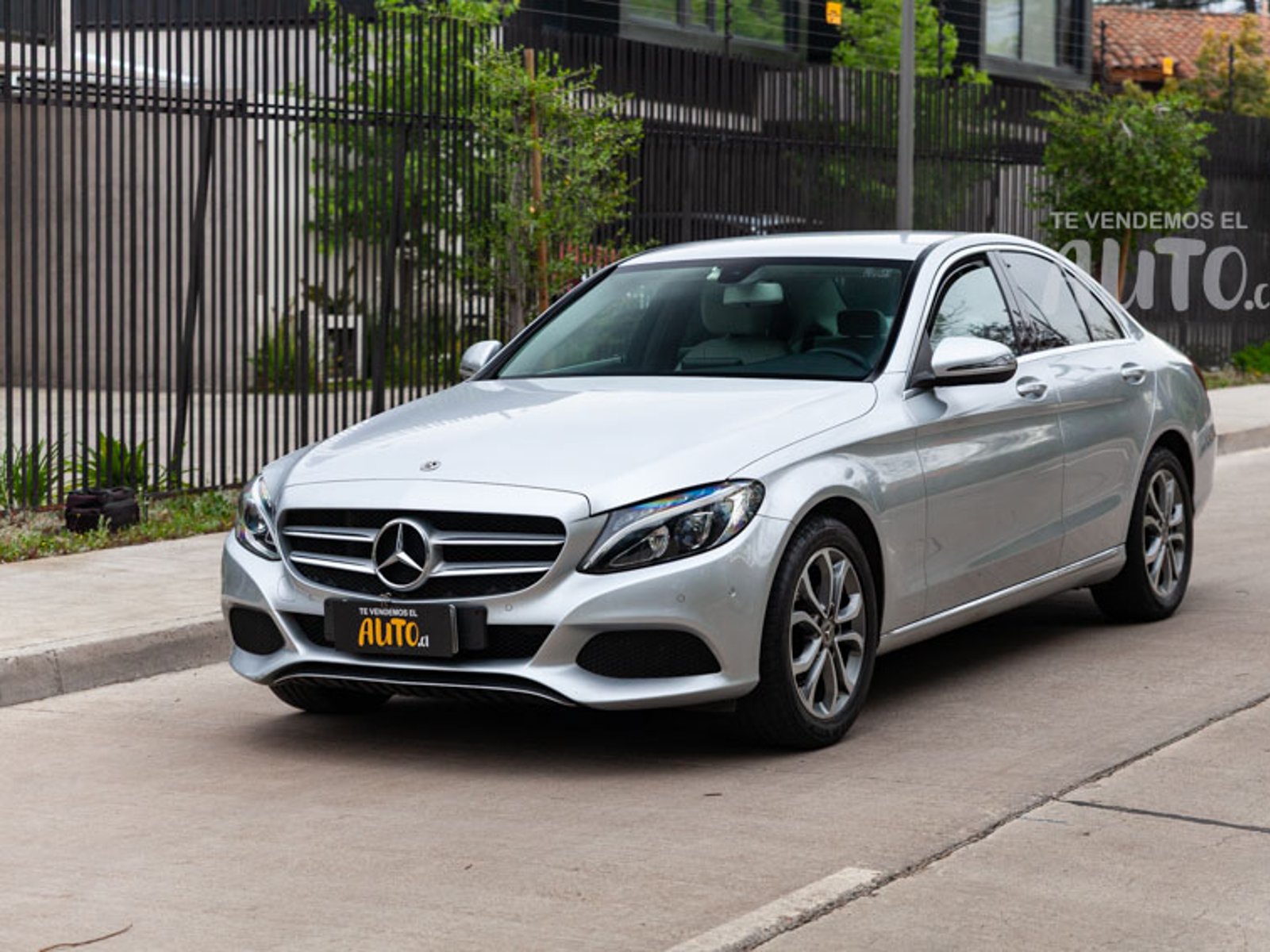 Mercedes-Benz C180 2018 - Foto 2 de 20