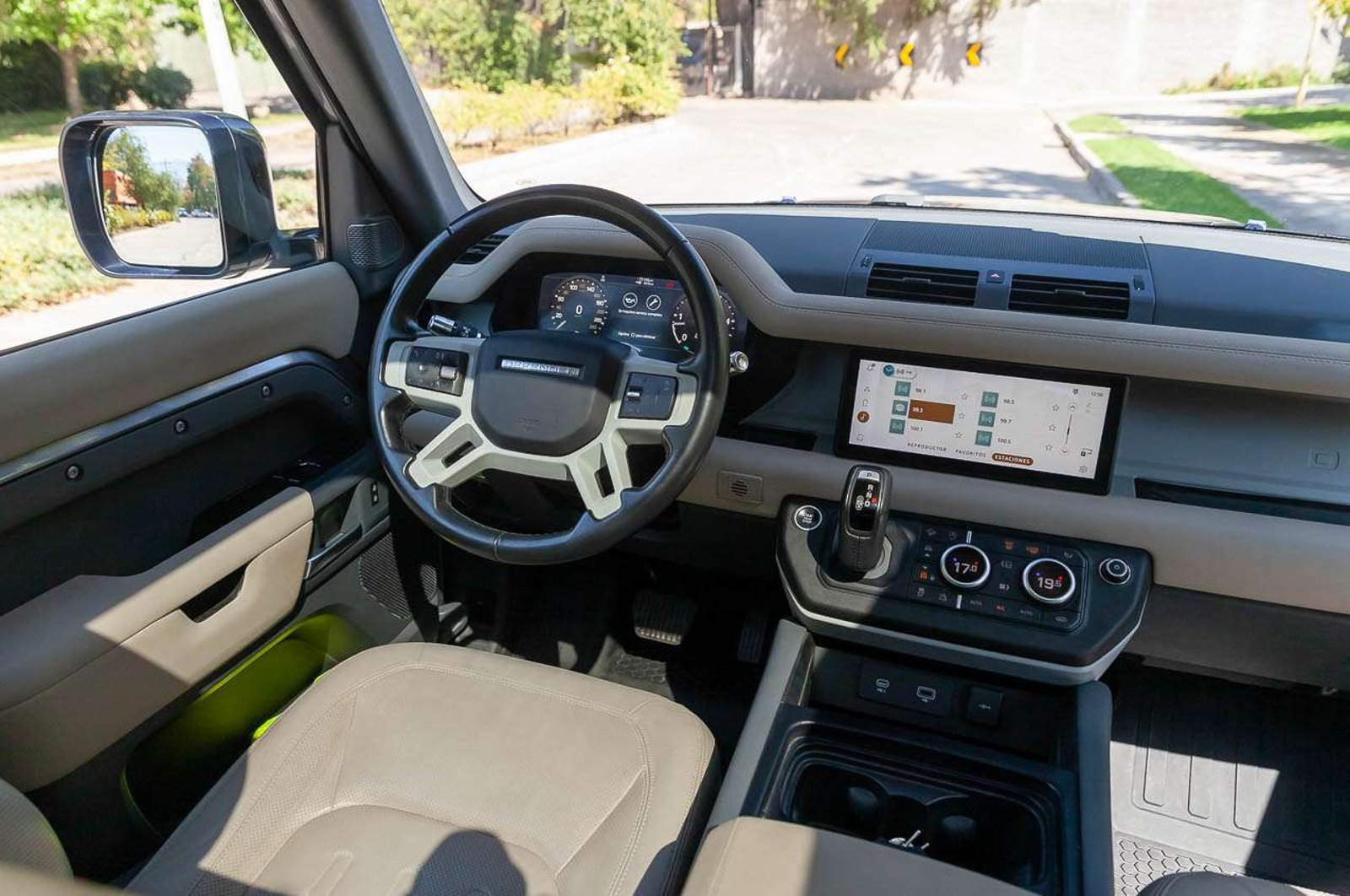 LAND ROVER Defender 2022 - Imagen 16 de 17