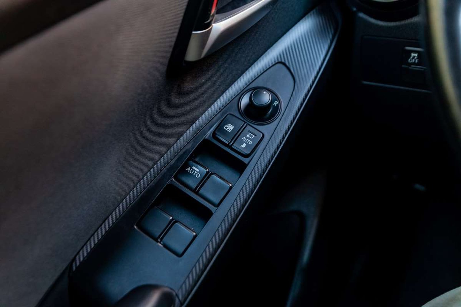 MAZDA 2 2019 - Imagen 14 de 17