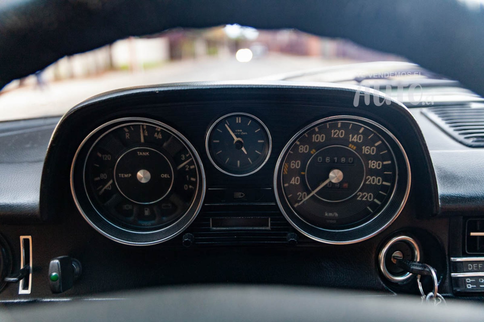 Mercedes-Benz 230 1975 - Imagen 8 de 15