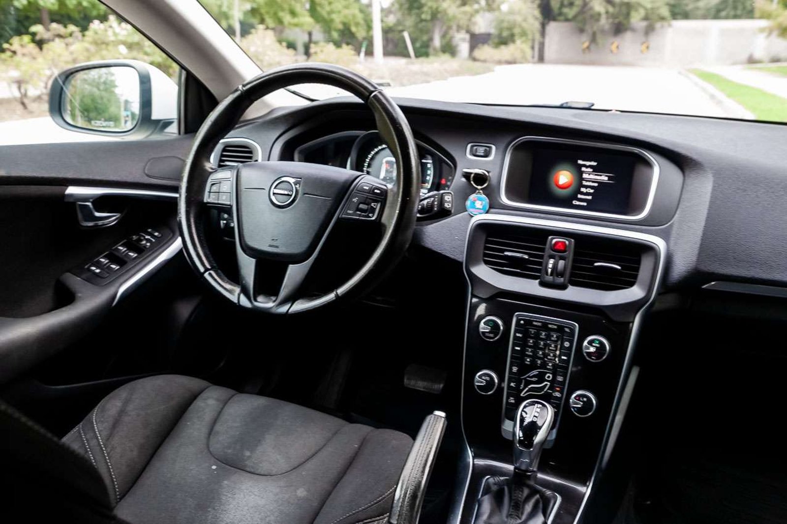 VOLVO V40 2019 - Imagen 17 de 19