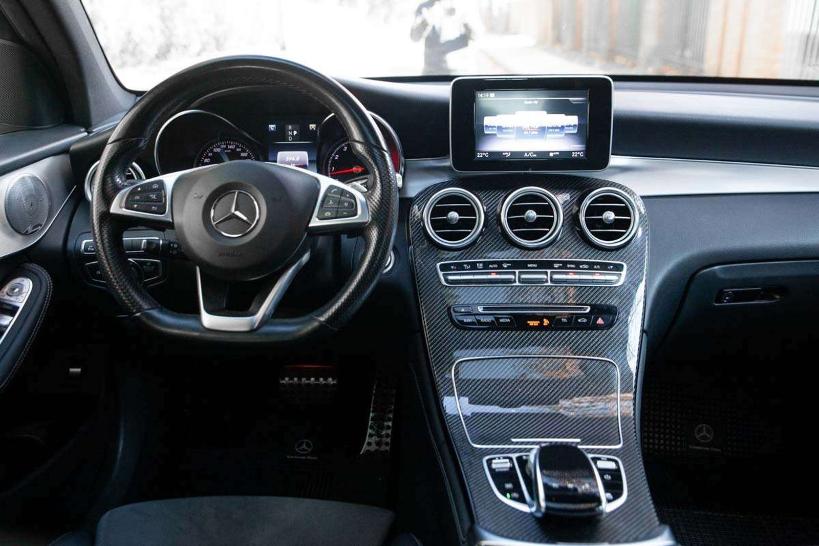 MERCEDES BENZ GLC300 2019 - Imagen 18 de 19