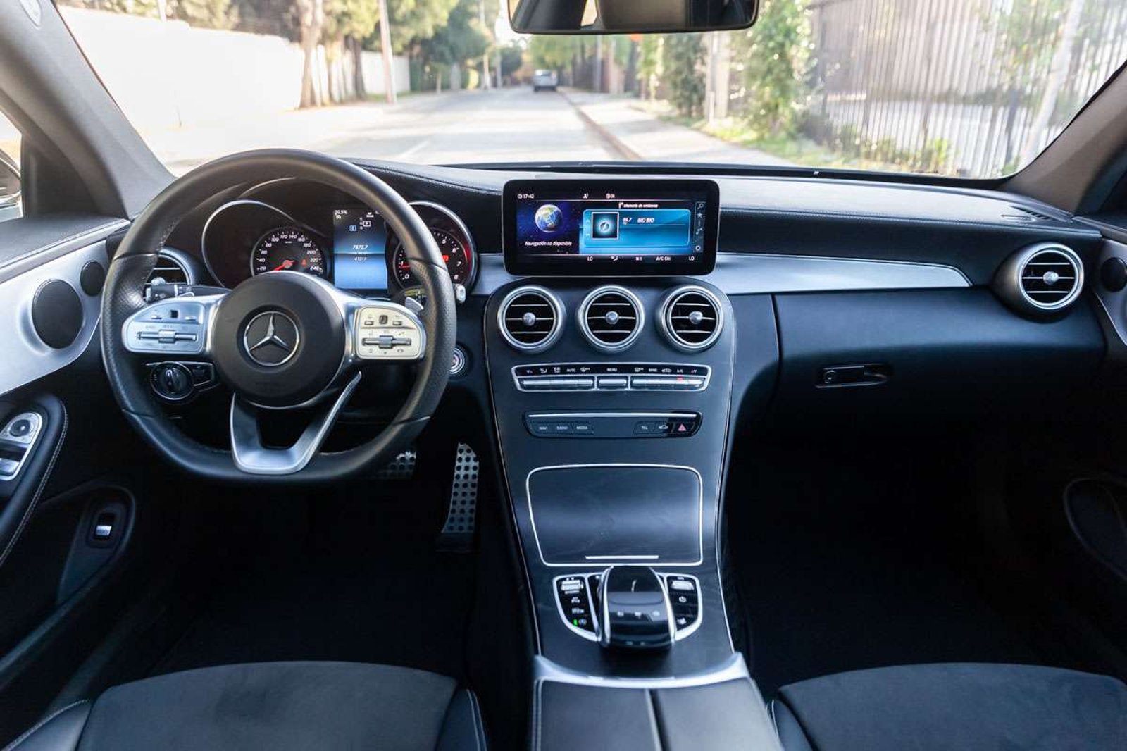 MERCEDES BENZ C300 2019 - Imagen 16 de 17