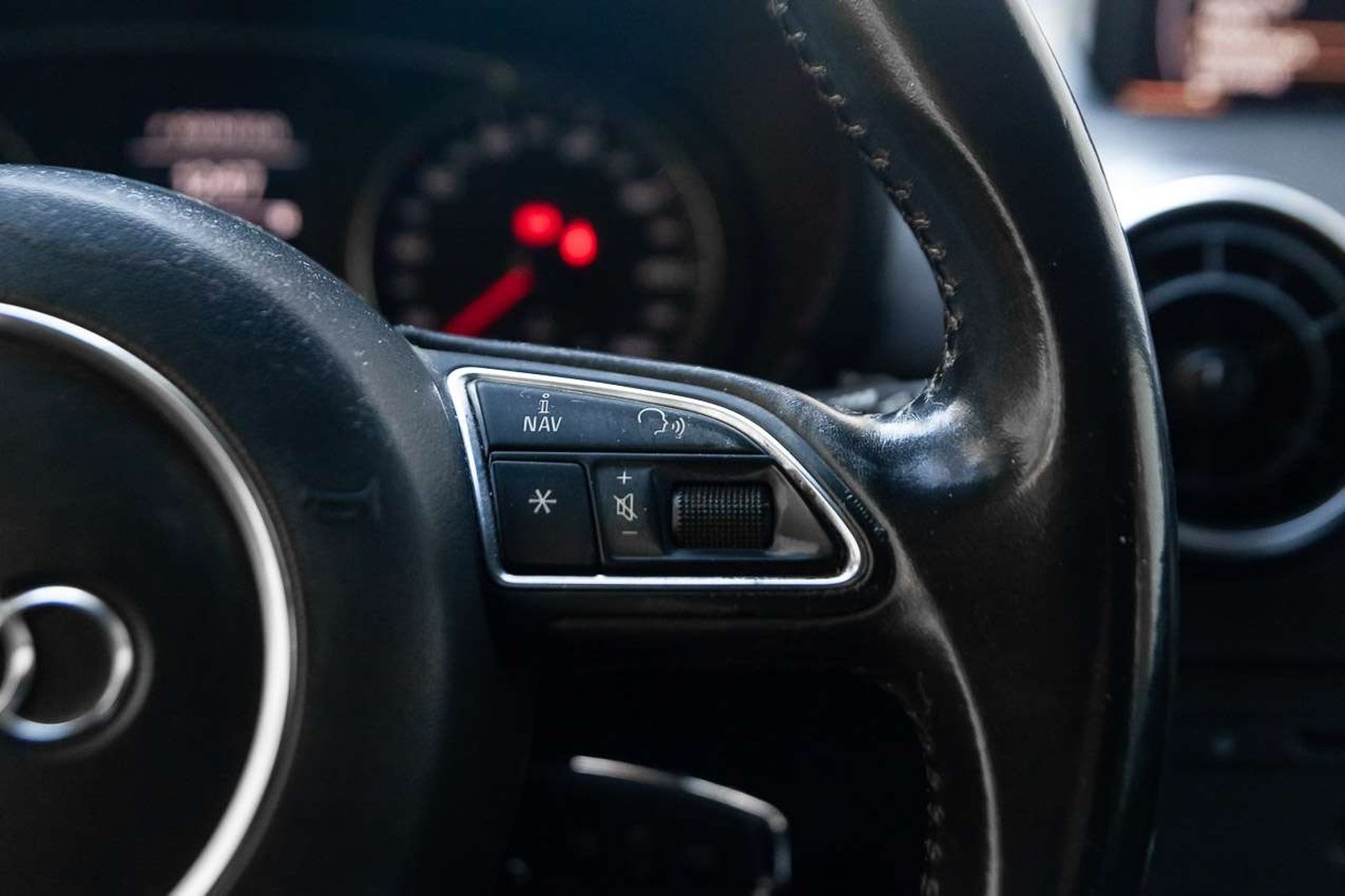AUDI A1 2012 - Imagen 10 de 18