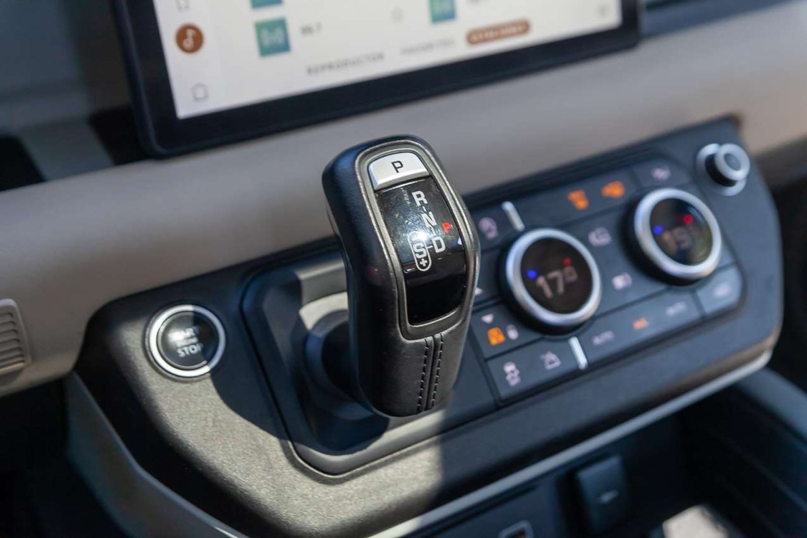 Land Rover Defender 2022 - Imagen 14 de 18