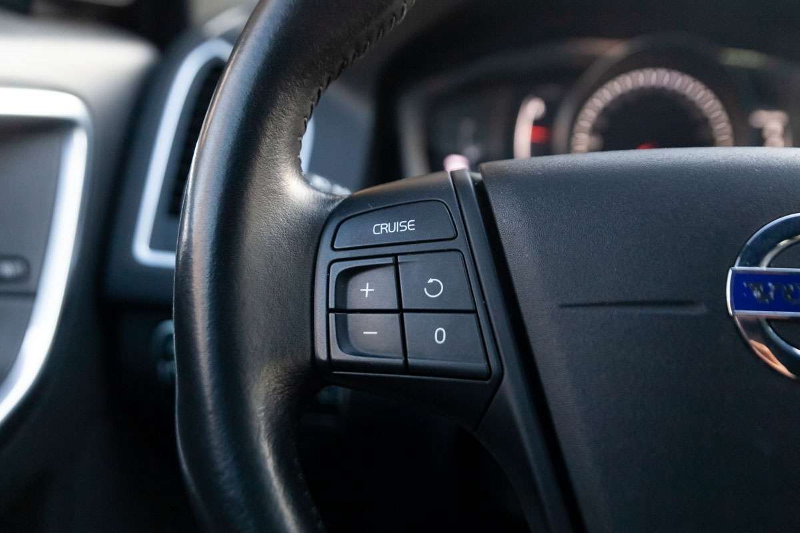 VOLVO XC60 2017 - Imagen 9 de 16