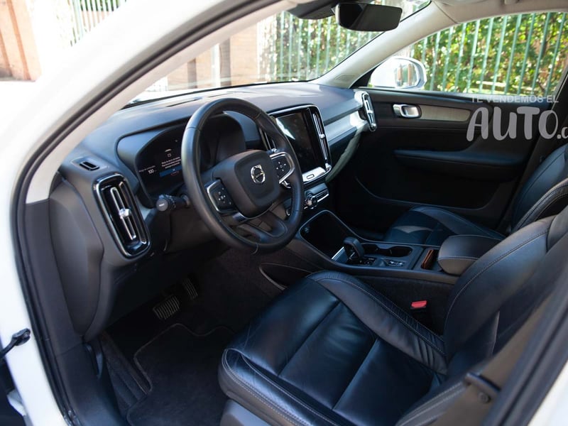Volvo XC40 2023 - Imagen 7 de 17