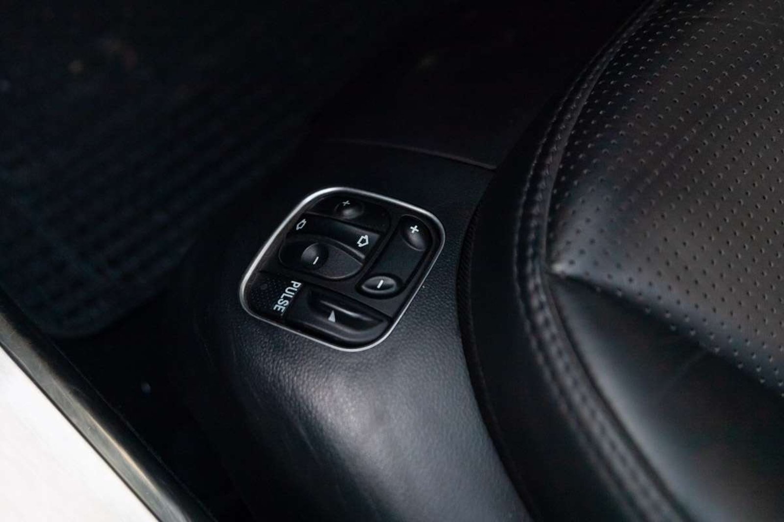 MERCEDES BENZ SL63 2011 - Imagen 20 de 20