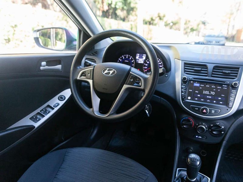 Hyundai Accent 2018 - Imagen 17 de 18