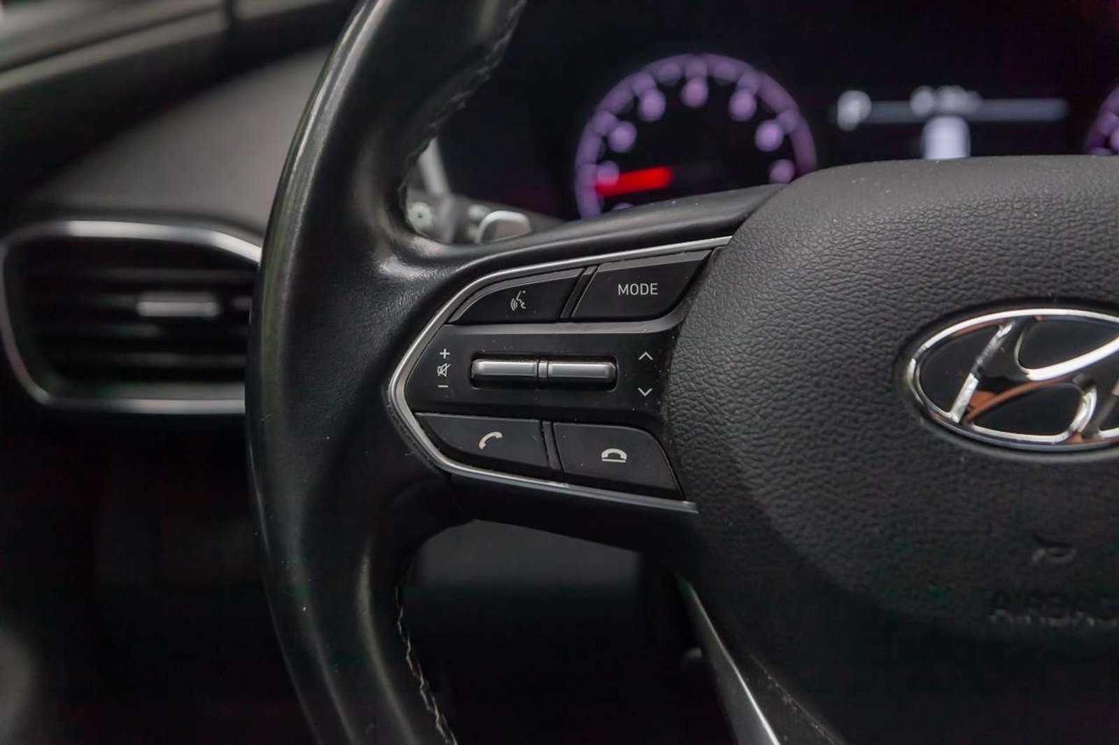 HYUNDAI Santa Fe 4X4 2022 - Imagen 9 de 19