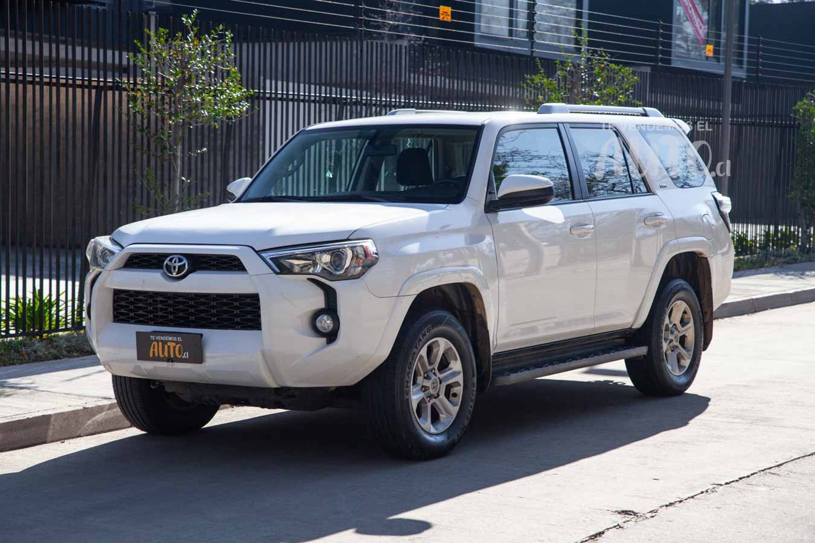 Toyota 4RUNNER 2018 - Imagen 3 de 17