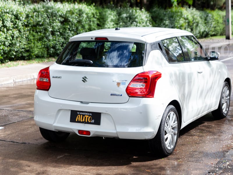 Suzuki Swift 2023 - Imagen 5 de 17