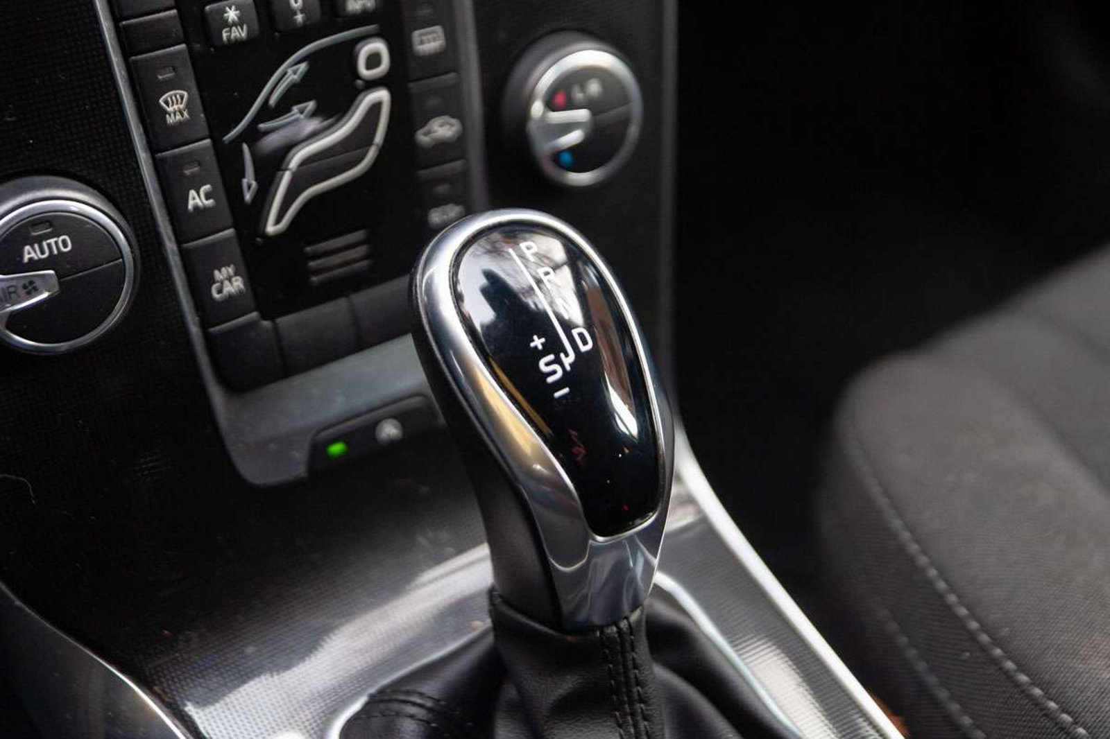 Volvo V40 2019 - Imagen 14 de 19