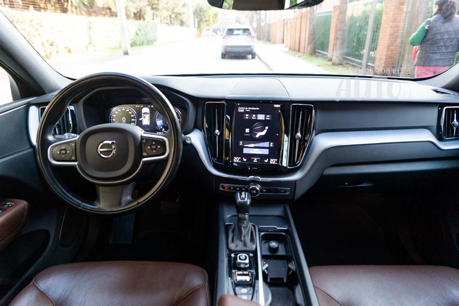Volvo XC60 2021 - Imagen 16 de 18