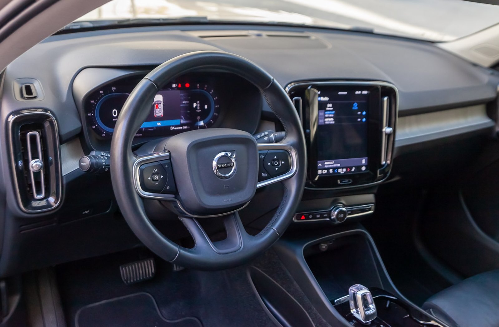 Volvo XC40 2023 - Imagen 7 de 19