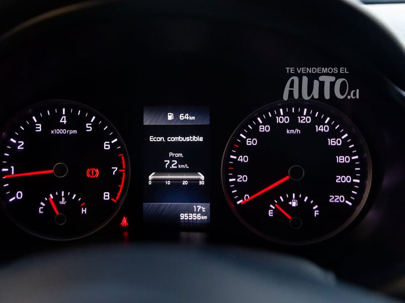 Kia Rio4 2022 - Imagen 8 de 18