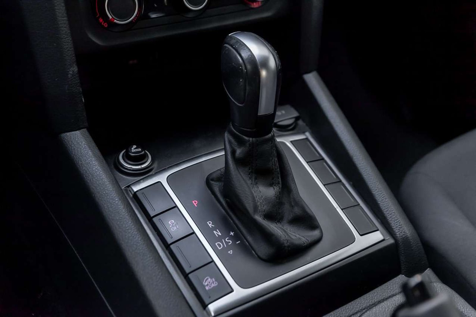 VOLKSWAGEN Amarok TDI 2022 - Imagen 13 de 17