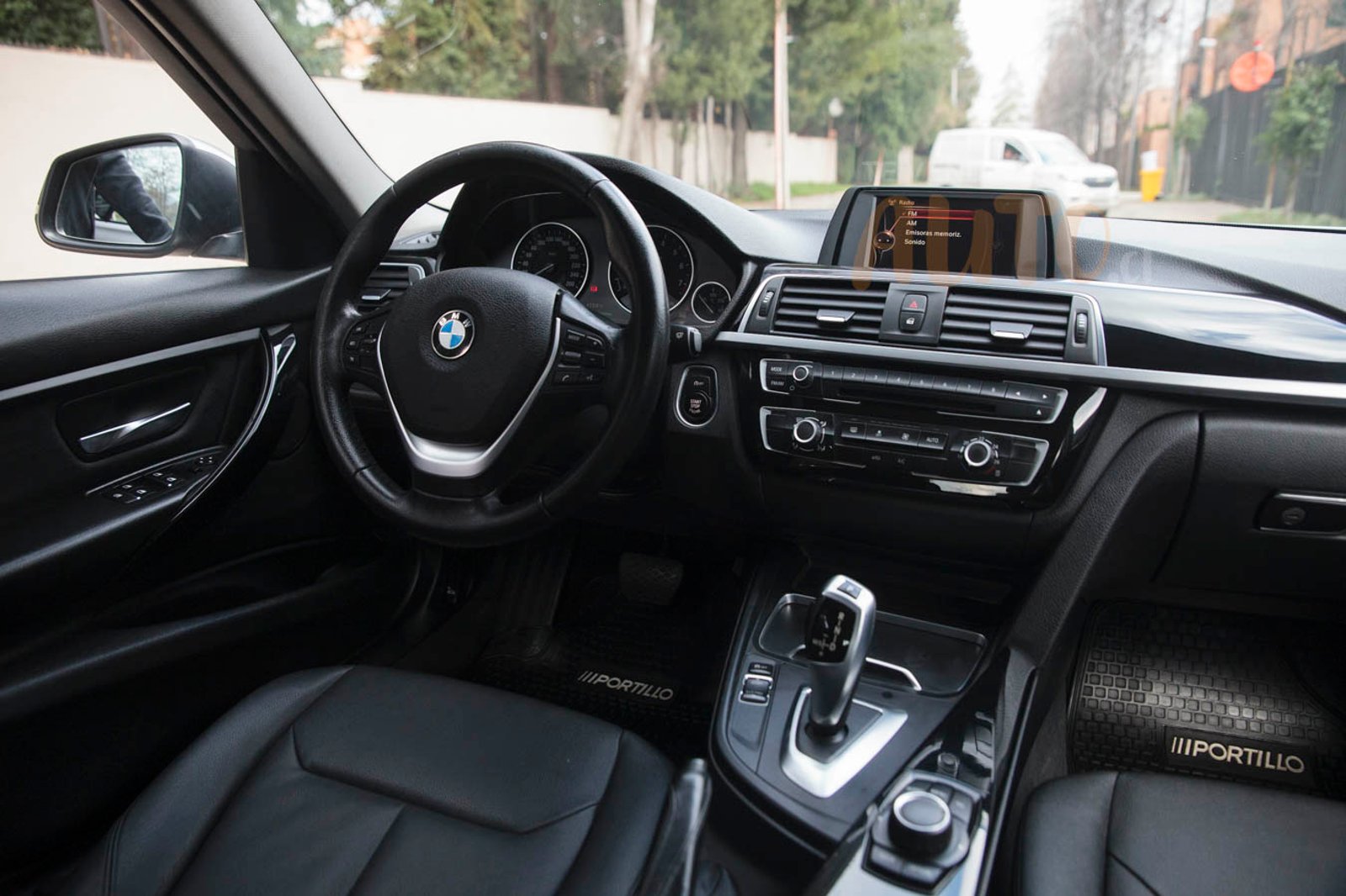 BMW 318i 2017 - Imagen 18 de 19