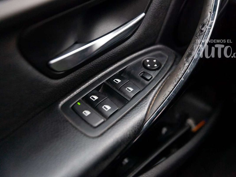 BMW 320I 2013 - Imagen 16 de 19