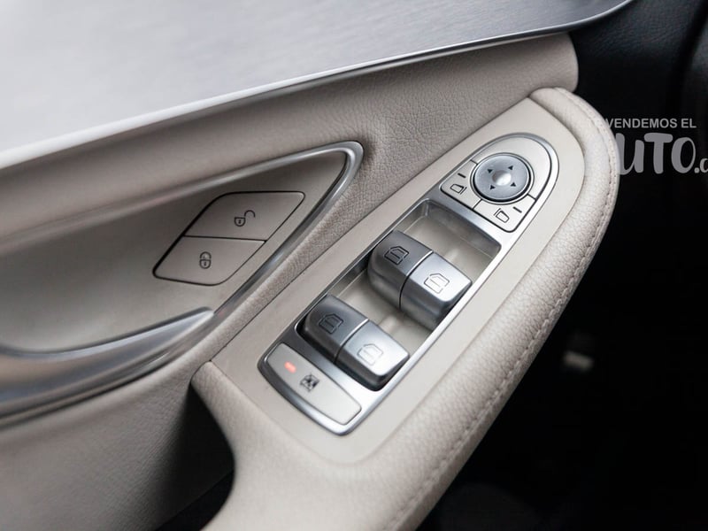 Mercedes-Benz C200 2017 - Imagen 17 de 20