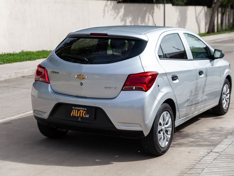 Chevrolet Onix 2017 - Imagen 5 de 16