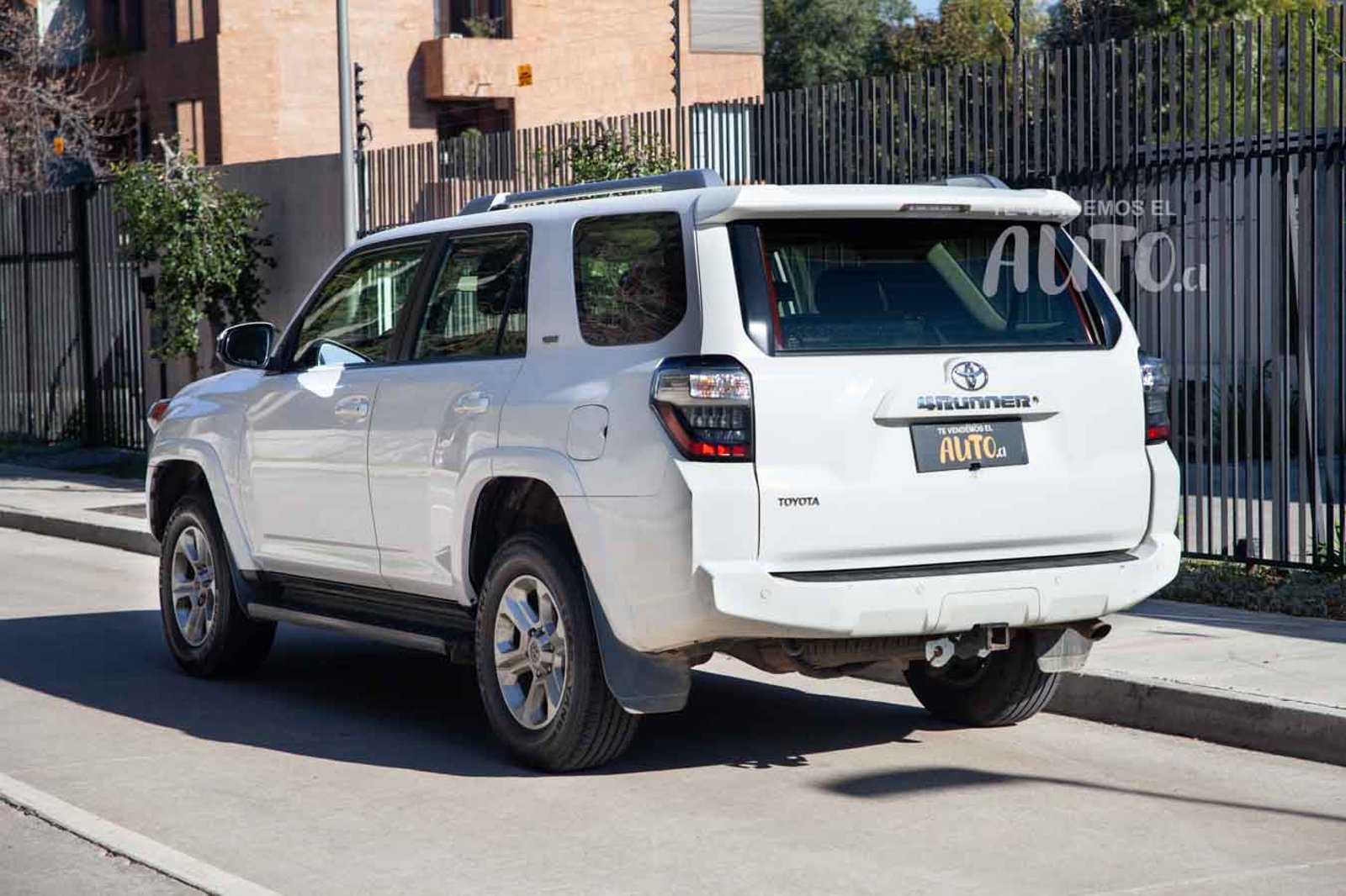 Toyota 4RUNNER 2018 - Imagen 4 de 17
