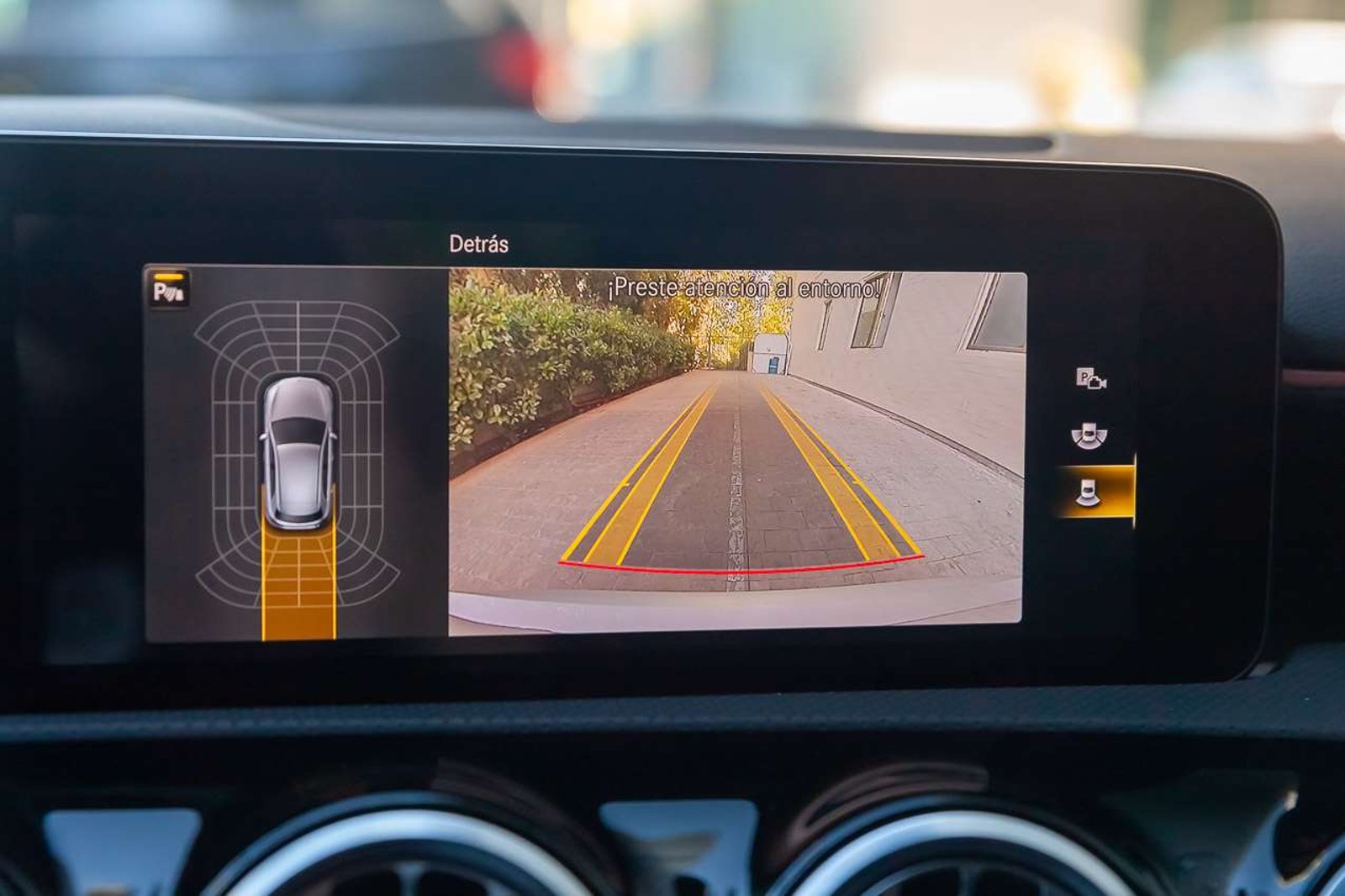 MERCEDES BENZ A35 2022 - Imagen 14 de 20