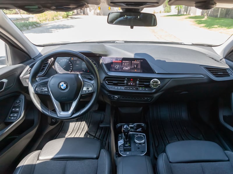 BMW 118i 2021 - Imagen 17 de 19