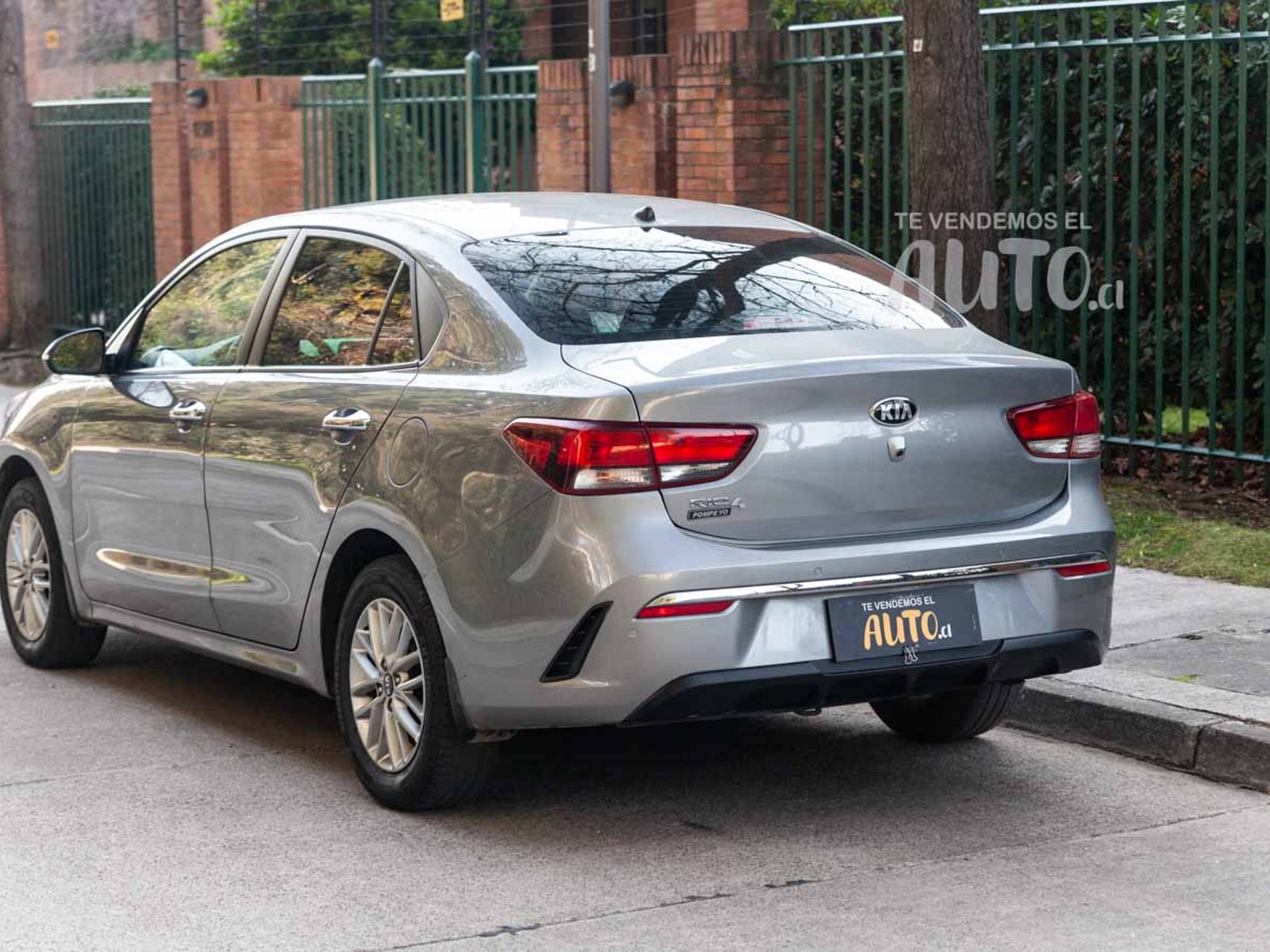 Kia Rio4 2022 - Foto 3 de 18