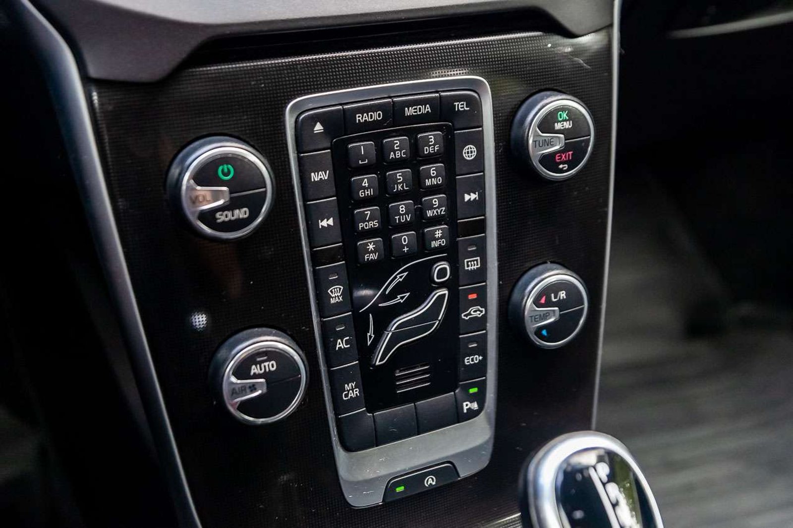 VOLVO V40 2019 - Imagen 13 de 19