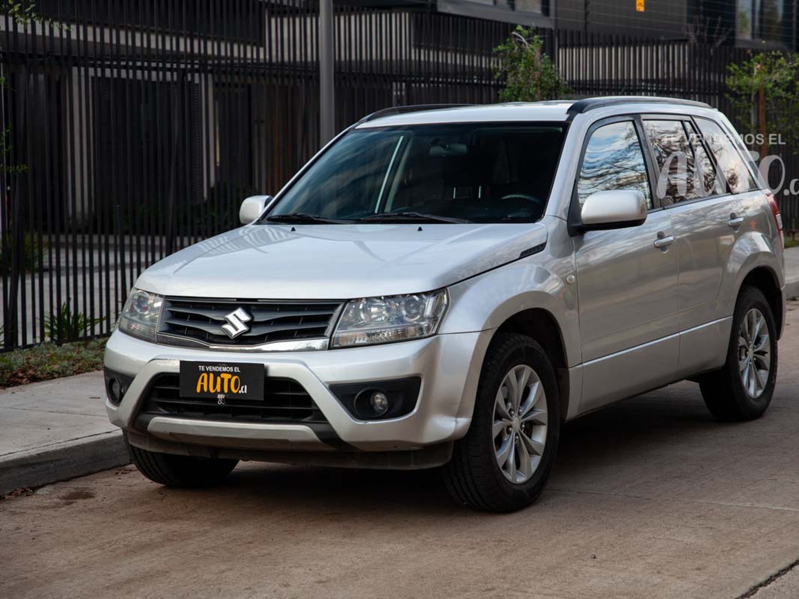 Suzuki Grand Nomade 2017 - Foto 2 de 16