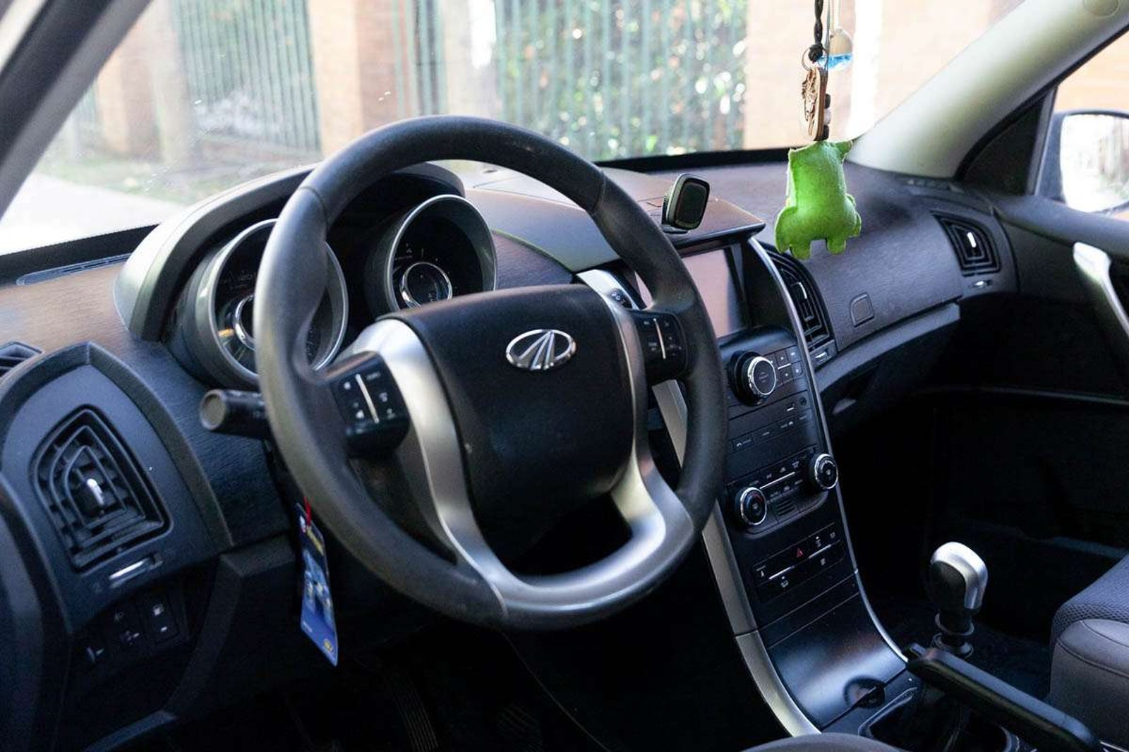 MAHINDRA XUV500 2023 - Imagen 7 de 17