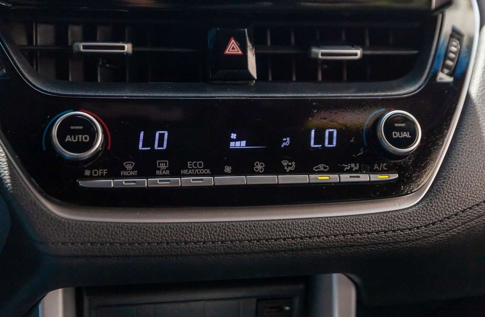 TOYOTA Corolla Cross 2022 - Imagen 12 de 17