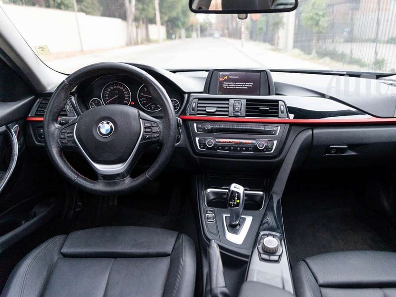BMW 320I 2013 - Imagen 17 de 19