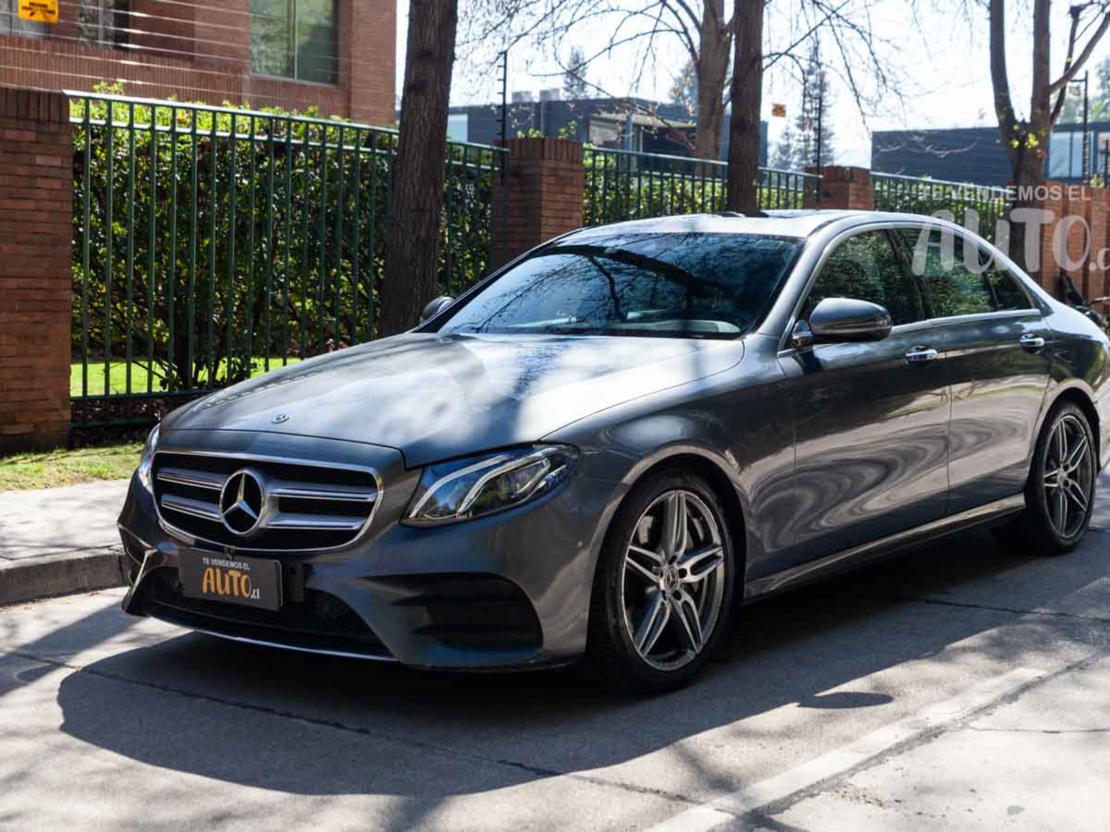 Mercedes-Benz E300 2018 - Foto 2 de 19