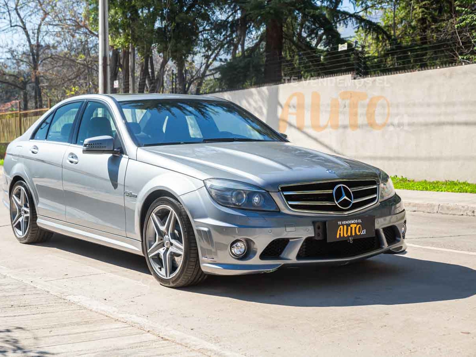 Mercedes-Benz C63 AMG 2011 - Foto 2 de 20
