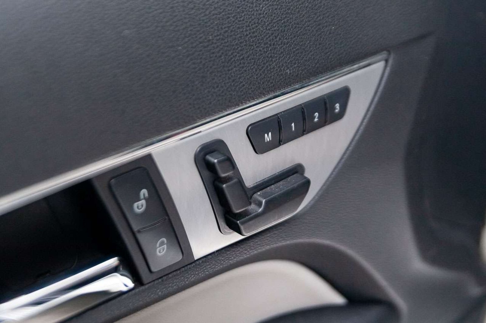 MERCEDES BENZ E500 2010 - Imagen 17 de 20
