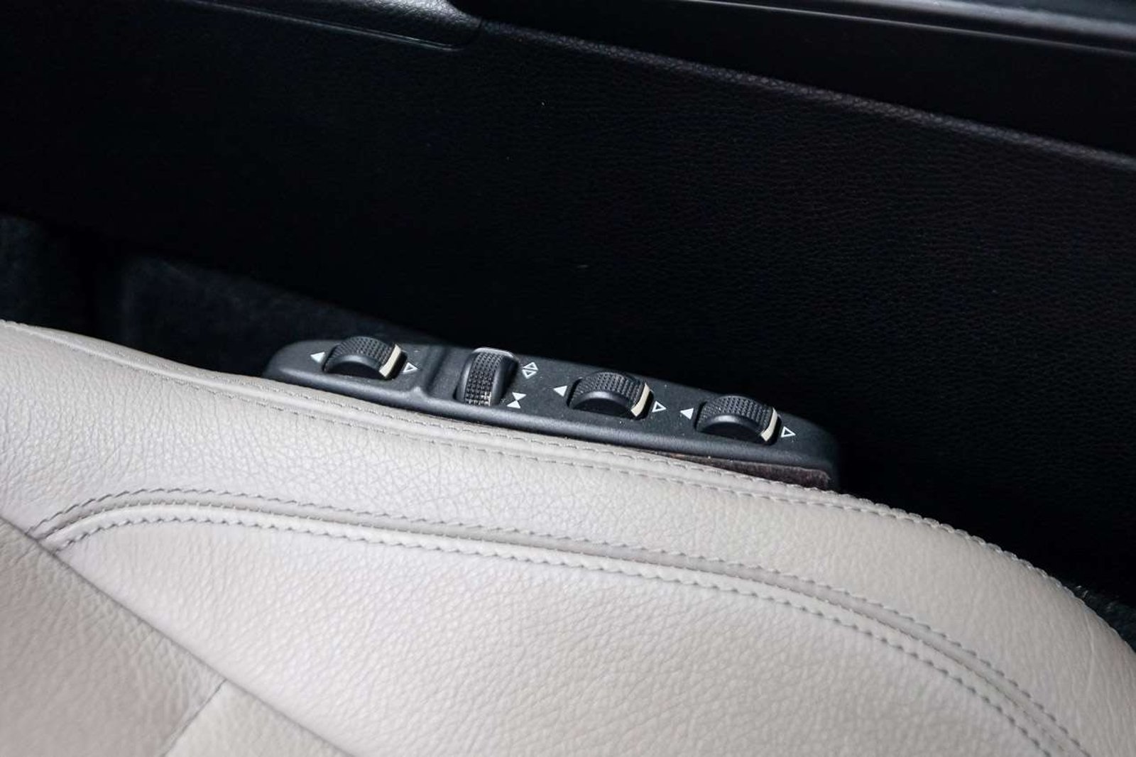MERCEDES BENZ E500 2010 - Imagen 19 de 20