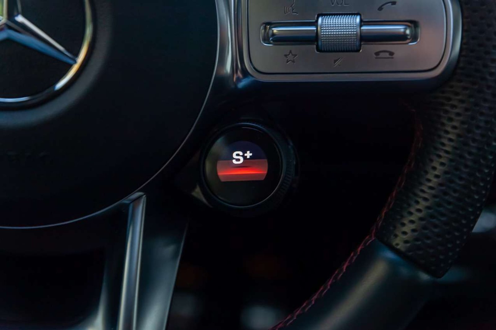MERCEDES BENZ A35 2022 - Imagen 12 de 20