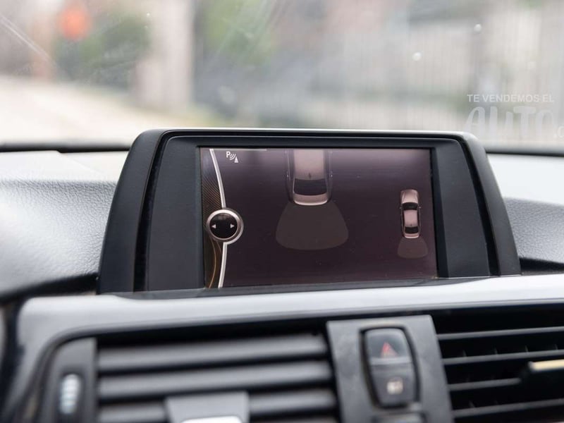 BMW 320I 2013 - Imagen 13 de 19