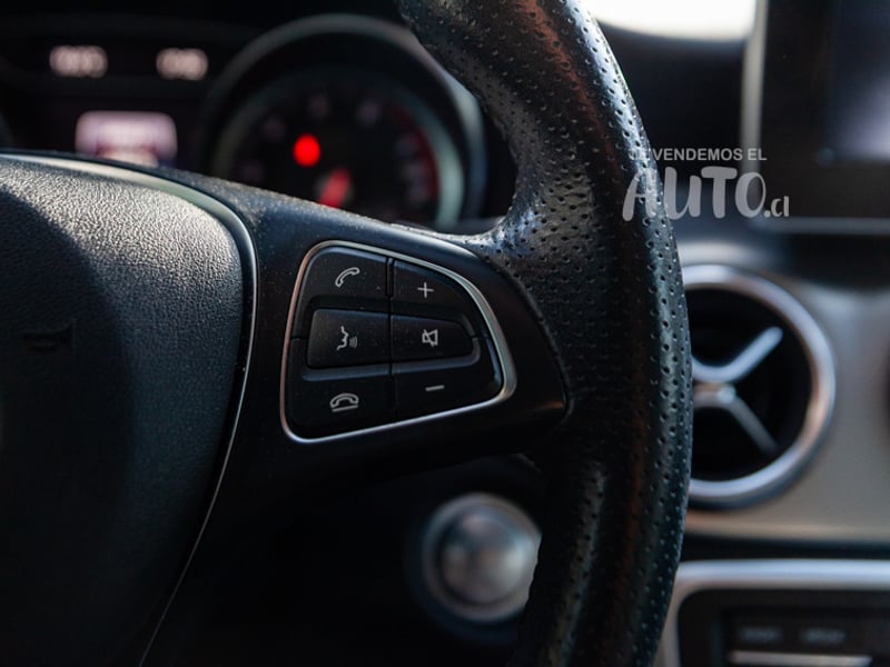 Mercedes-Benz GLA200 2019 - Imagen 10 de 18