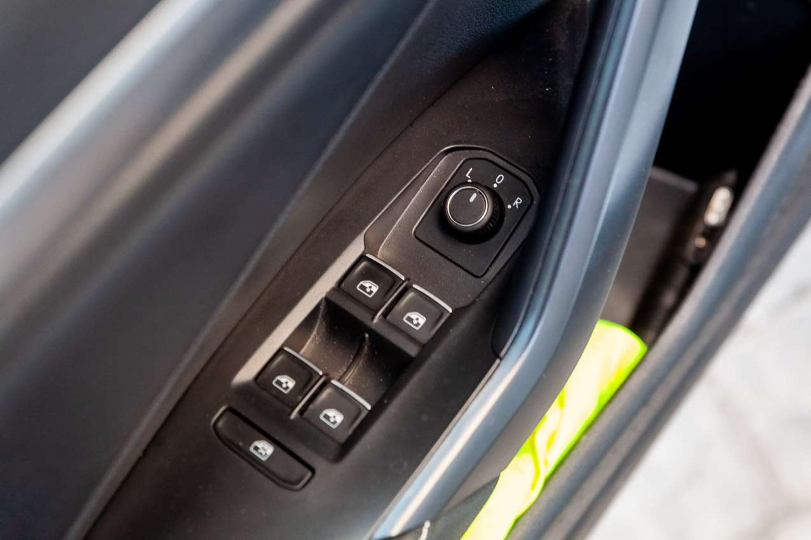 VOLKSWAGEN Jetta 2024 - Imagen 15 de 18