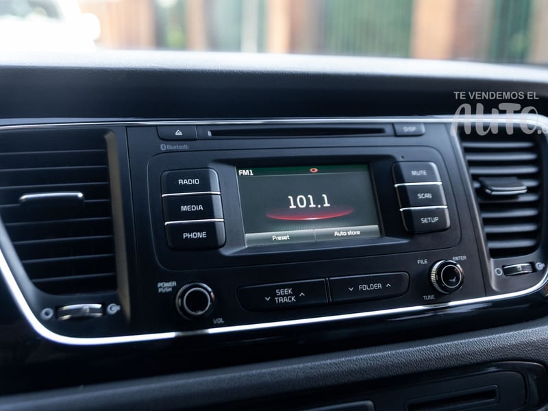 Kia Grand Carnival 2016 - Imagen 11 de 18