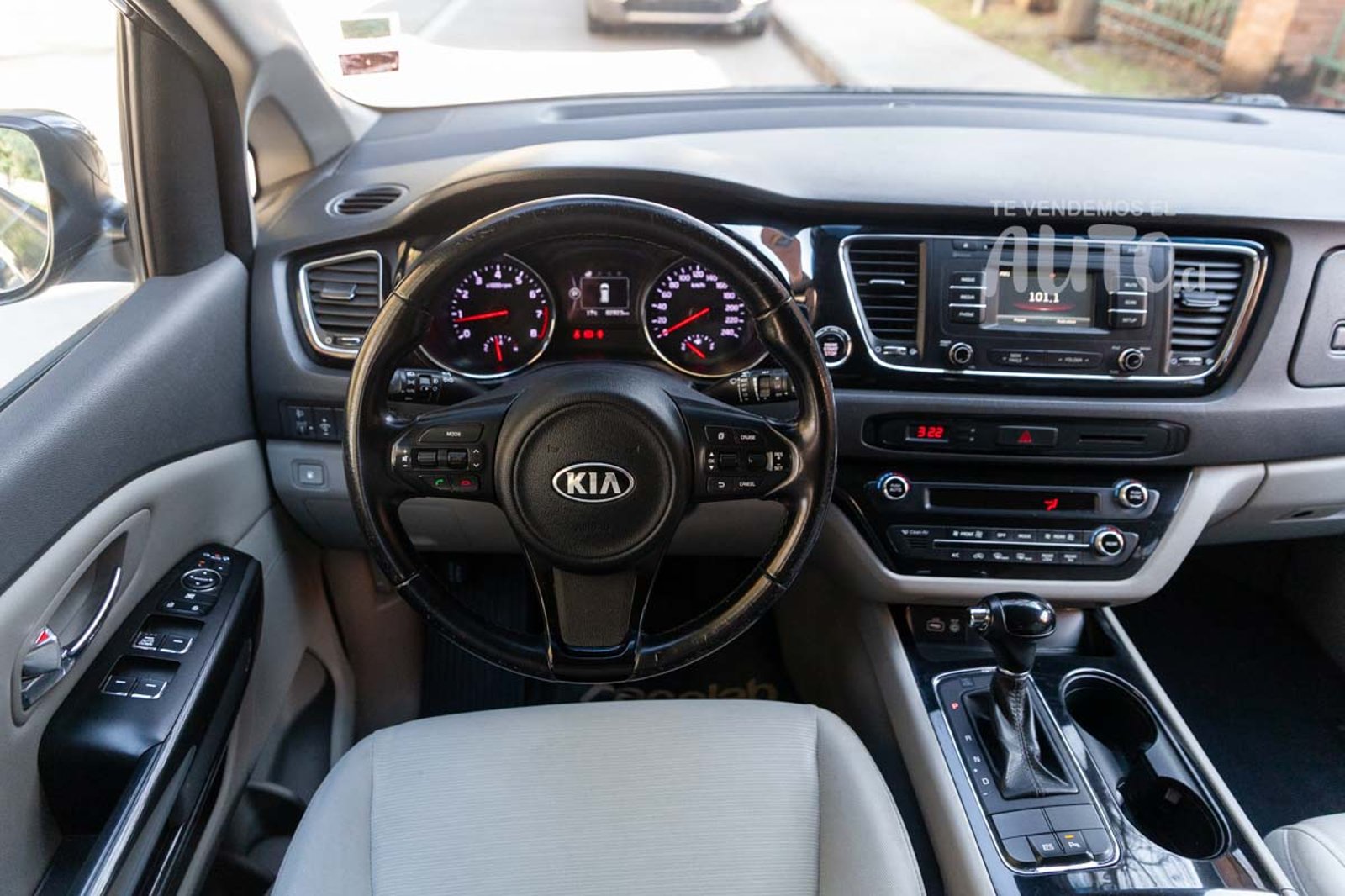 Kia Grand Carnival 2016 - Imagen 18 de 18