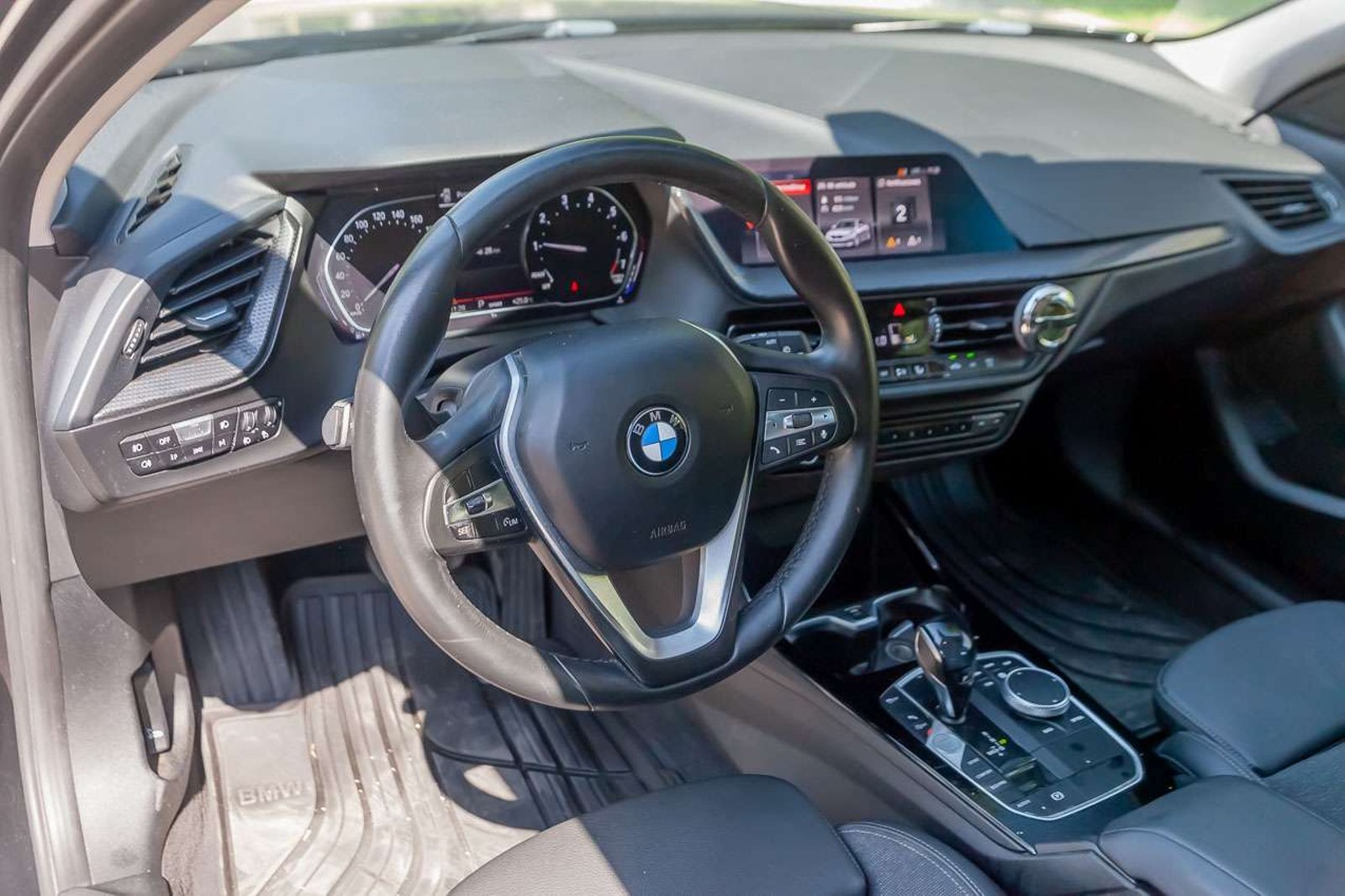 BMW 118i 2021 - Imagen 7 de 18