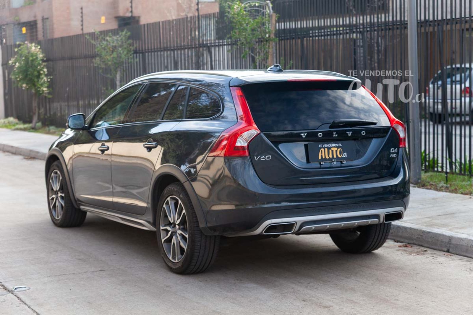Volvo V60 Cross Country 2018 - Imagen 3 de 19