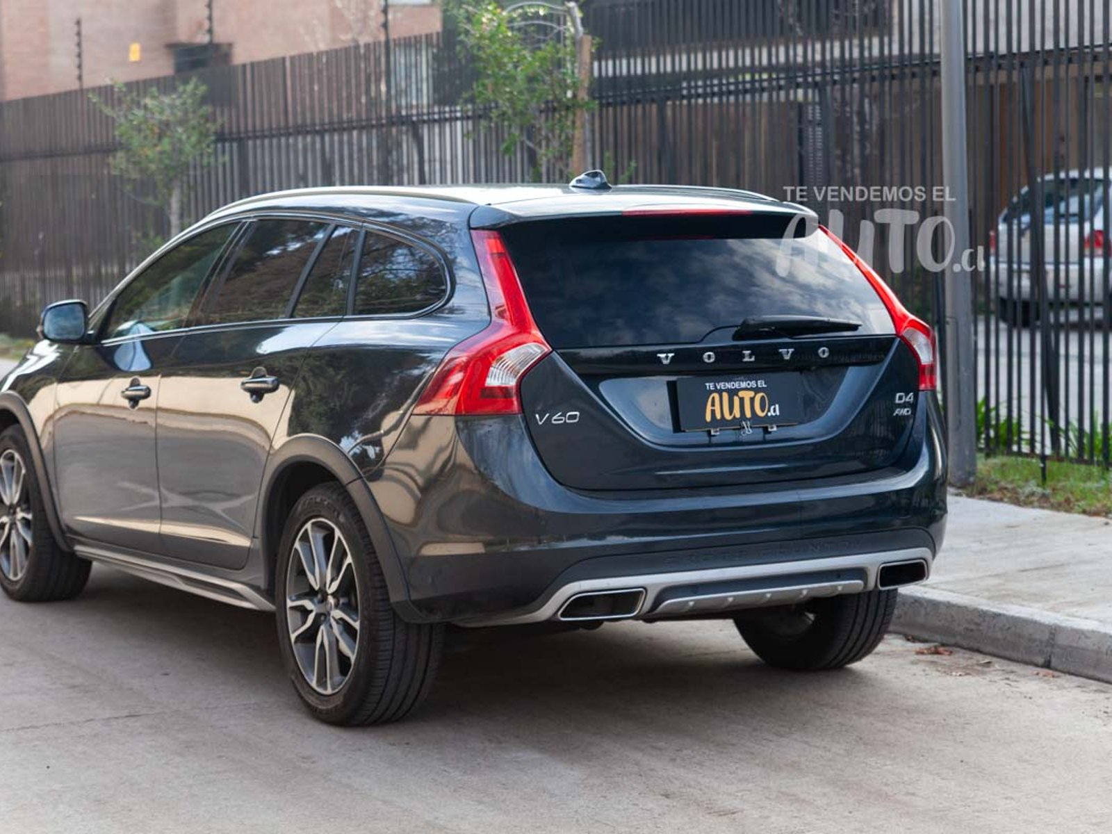 Volvo V60 Cross Country 2018 - Foto 3 de 19