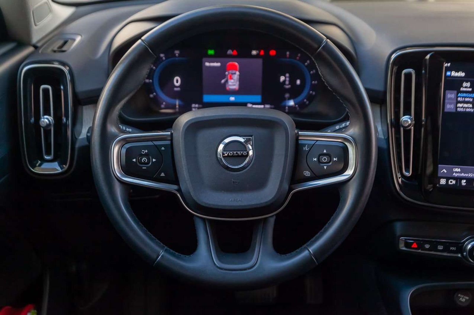 VOLVO XC40 2023 - Imagen 19 de 19